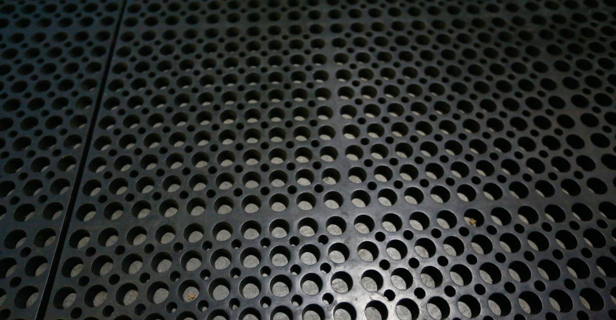 Building a Better Workplace Environment With Commercial Anti-Fatigue Mats